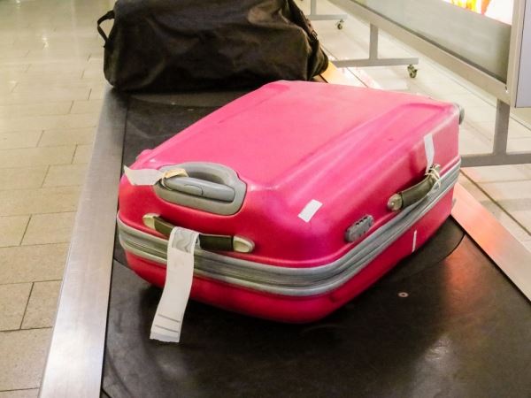 Опытный турист назвал рабочий способ сохранить часть вещей при потере багажа